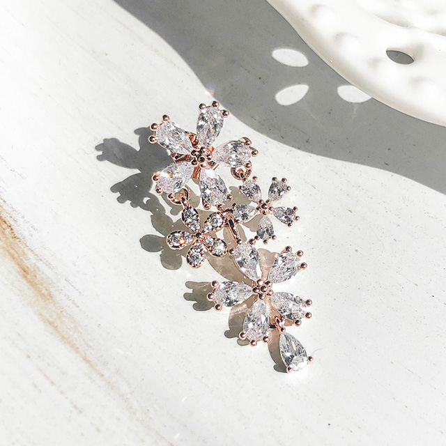 줄리어스 러블리 꽃송이 귀걸이 (2color)